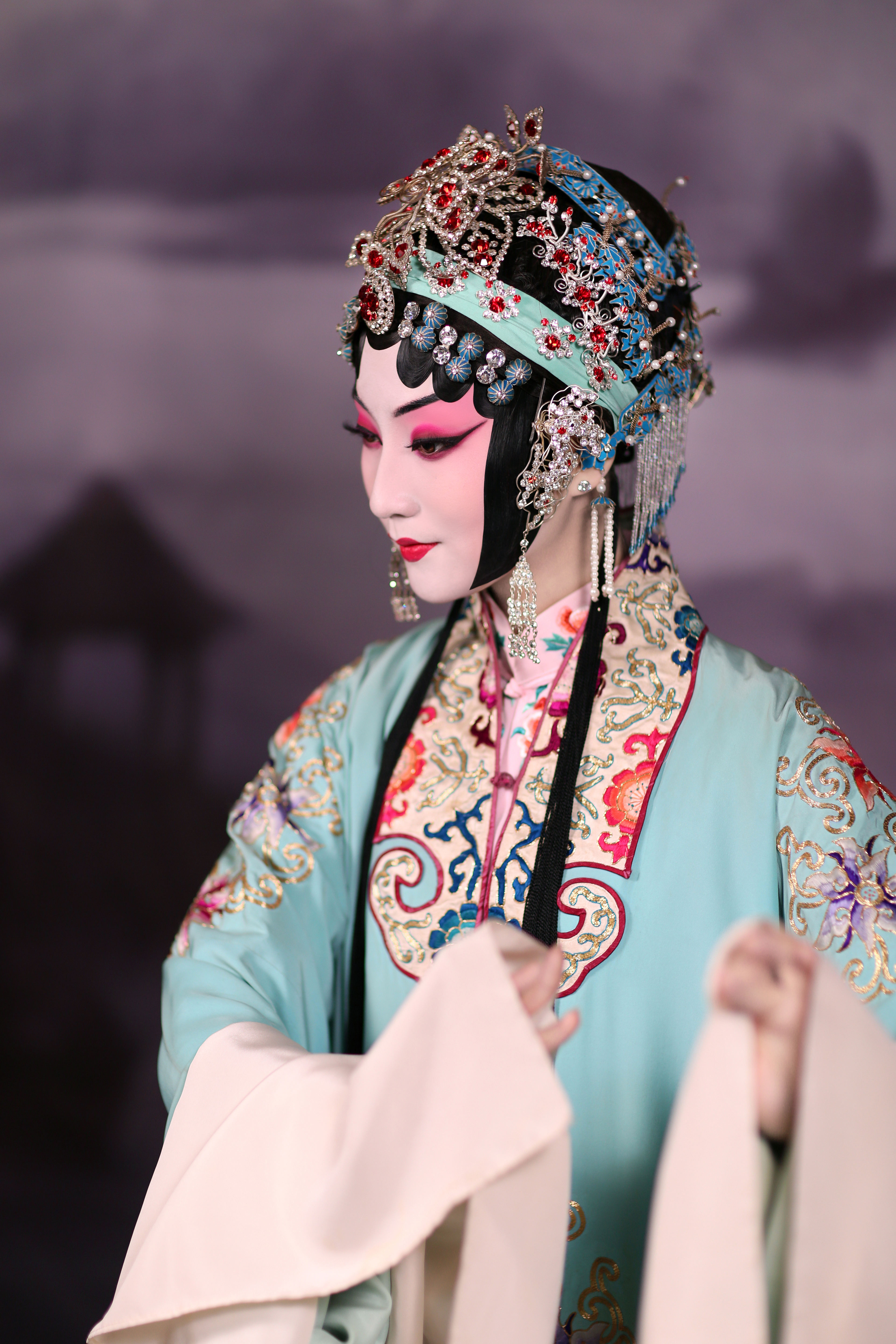 "sbdp5i5voatf">果小菁, a target="_blank" href="/item/京剧/75719"