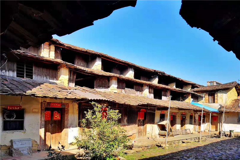 沙建镇,隶属于福建省漳州市 a target="_blank" href="/item/华安县