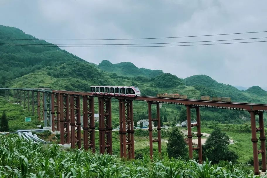 野玉海单轨观光小火车