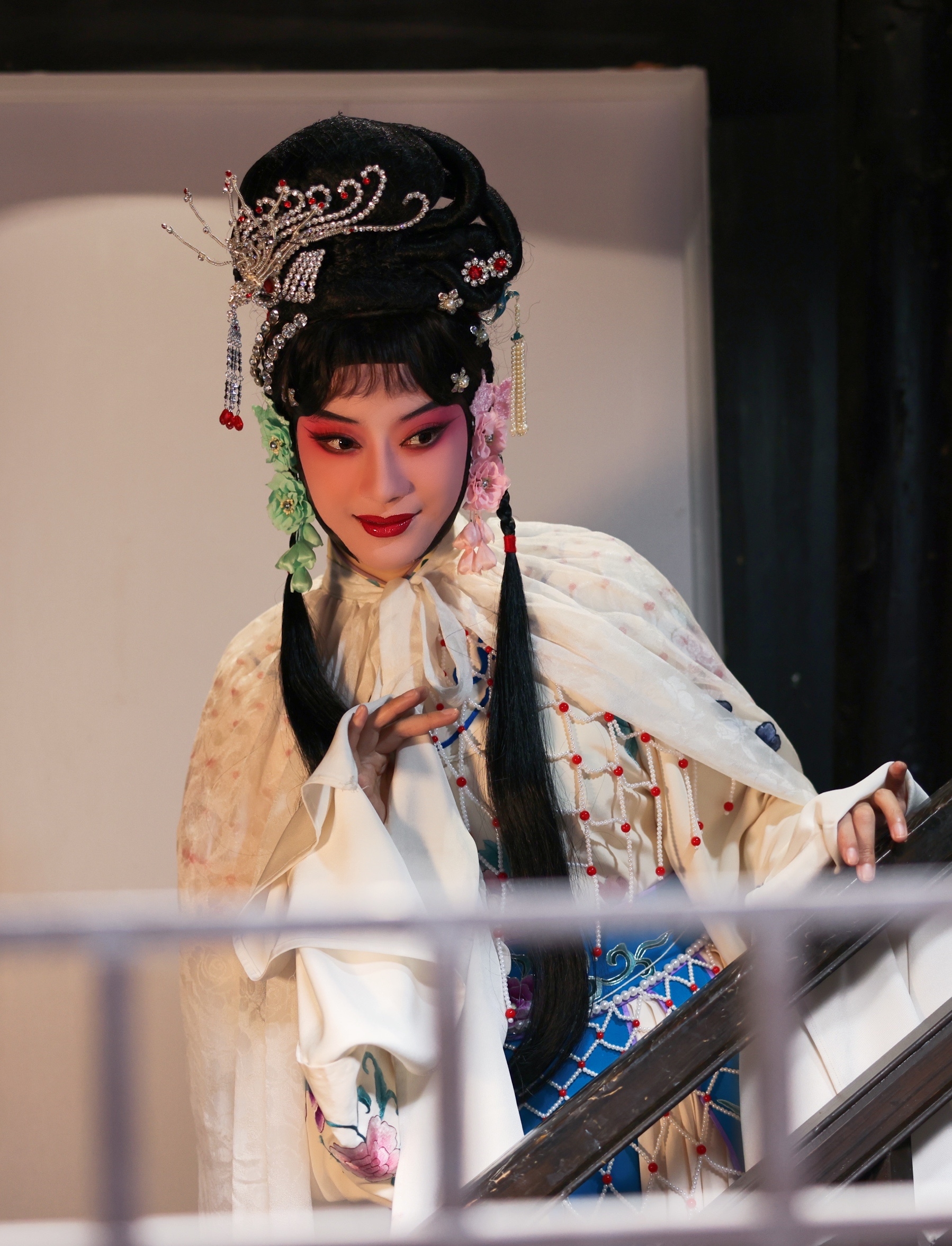 性别女,婺剧,越剧旦角,浙江婺剧艺术研究院一级演员