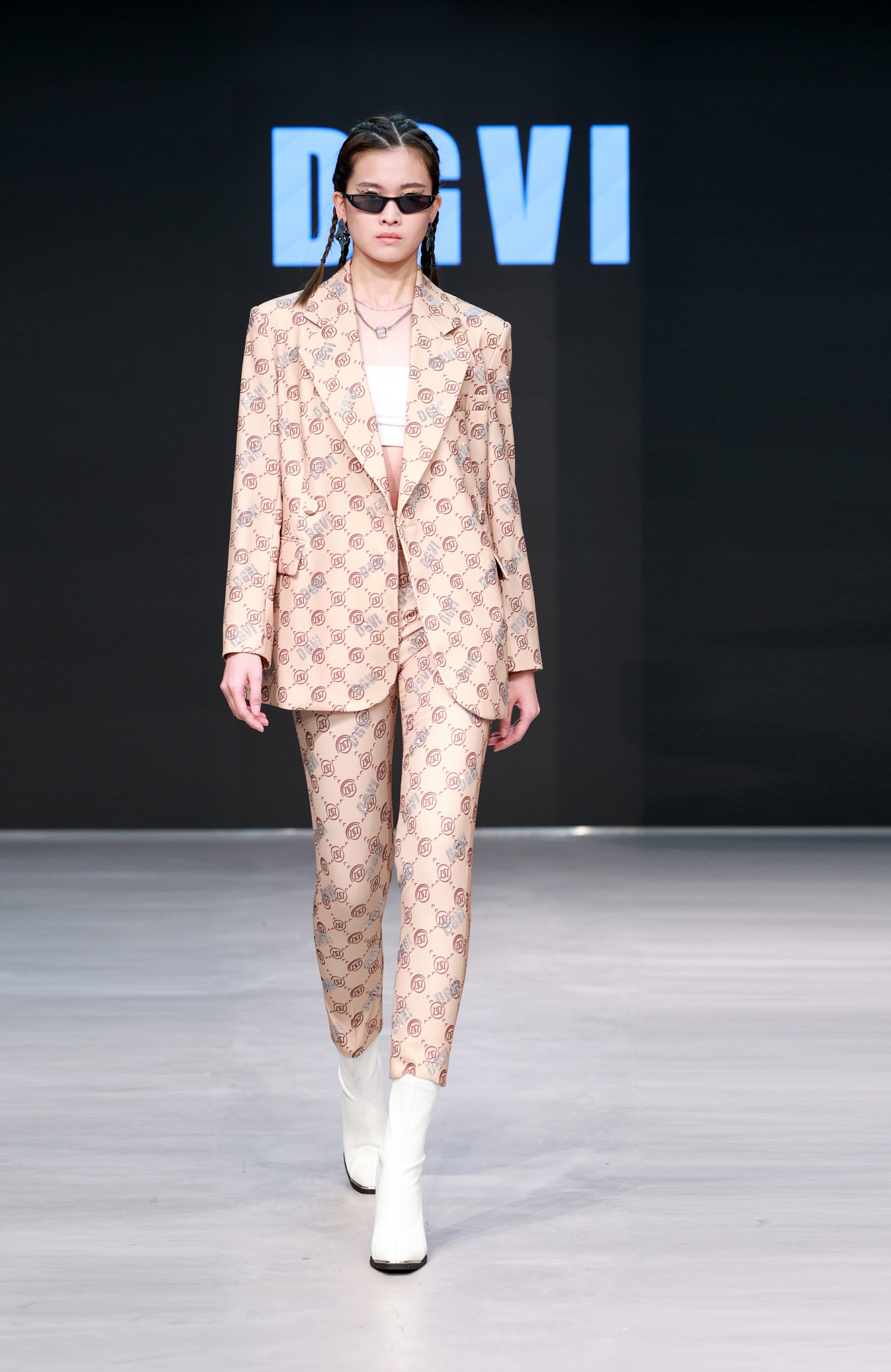  p>意大利著名时尚 a target="_blank" href="/item/女装品牌/2297949