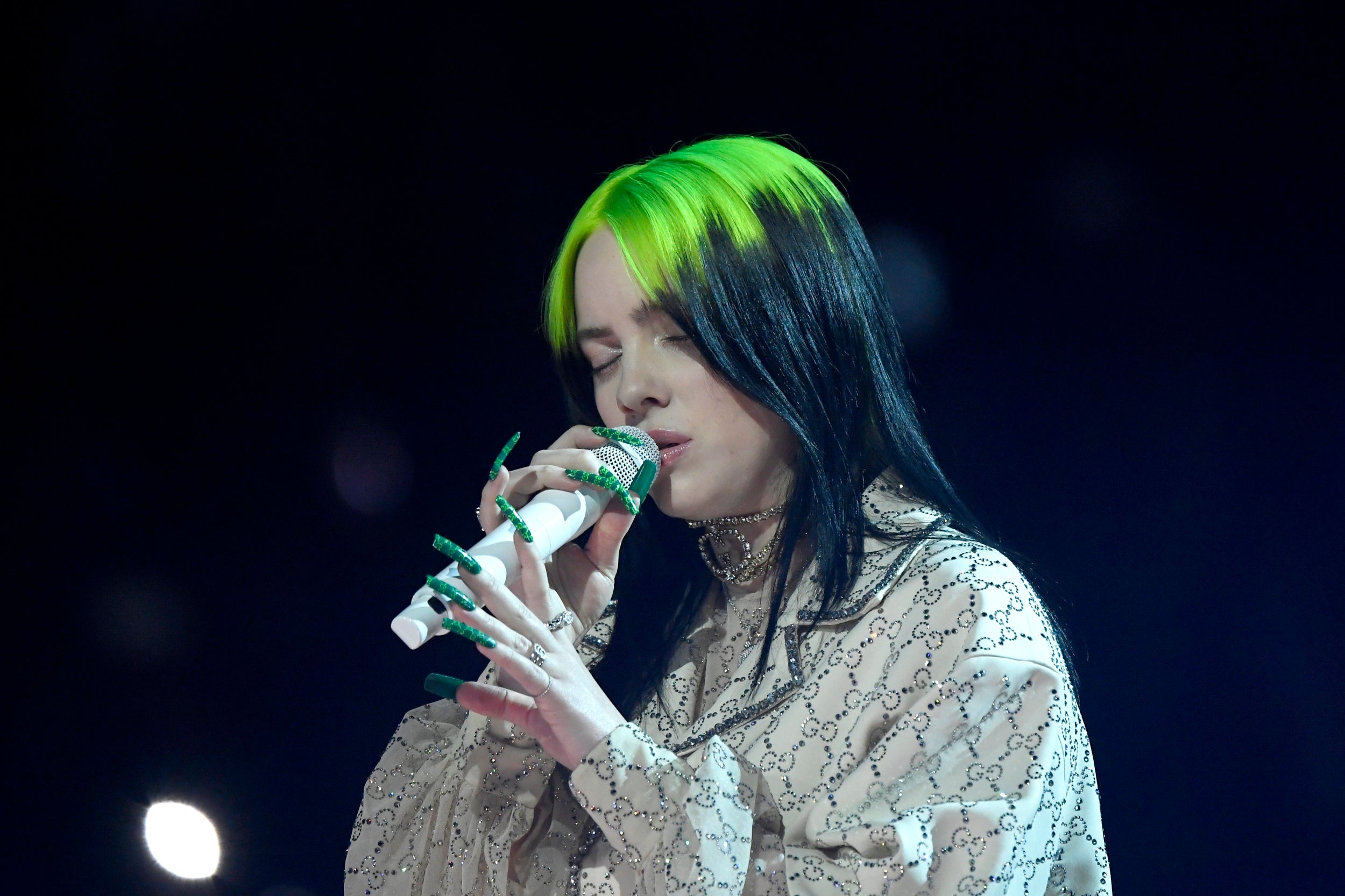 p>比莉·艾利什(billie eilish),2001年12月18日出生于美国加利福尼