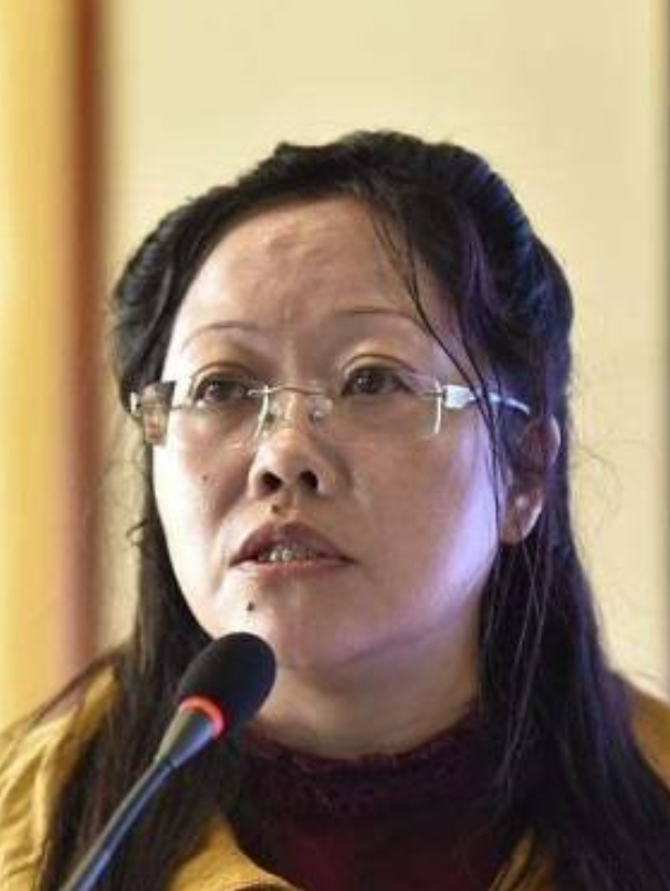  p data-id="go15jz6cfm">张玉,女,现为 a