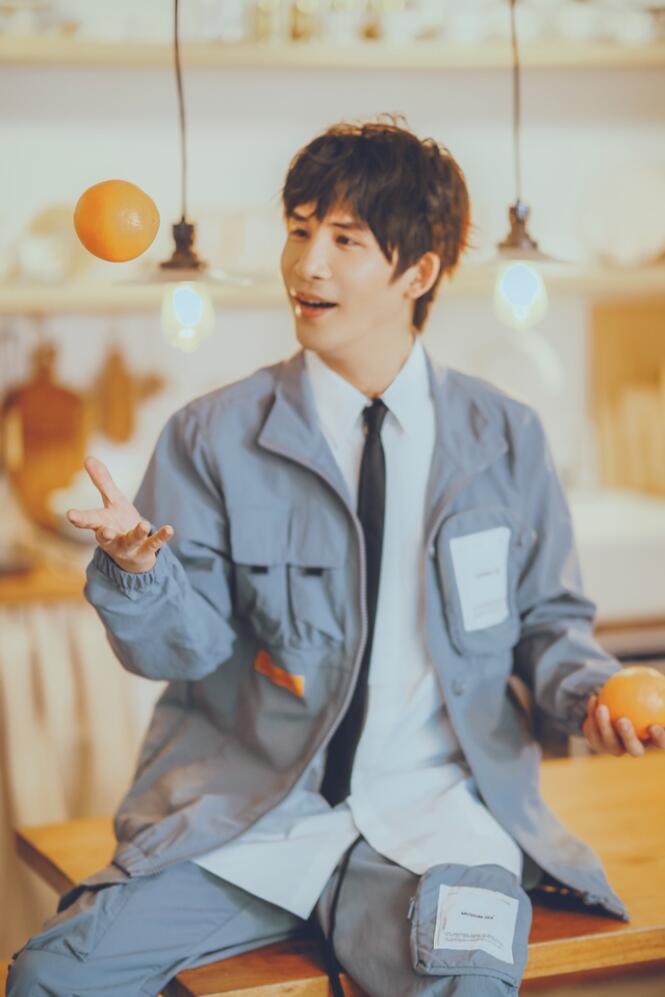 da),本名张伟,1983年8月31日出生于北京,中国内地男歌手,音乐人,主持