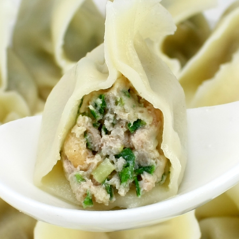 p>猪肉葫芦瓜水饺是一道菜品,主料有猪肉,葫芦瓜等,配料是葱,姜,香菜