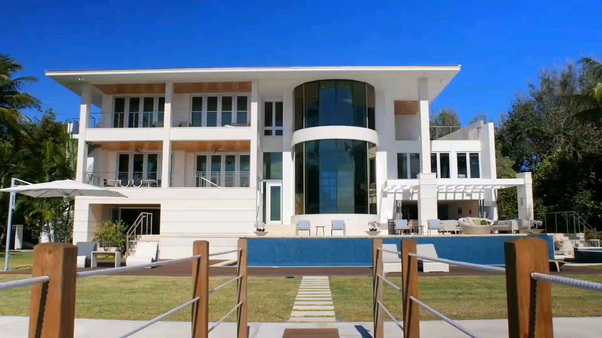  p>清月别墅位于长春市朝阳区朝阳区,共计房屋100户. /p>