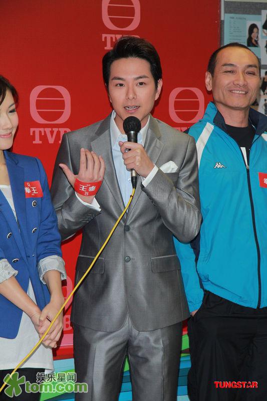 拳王》(英文:gloves come off),香港电视广播有限公司时装武打电视剧