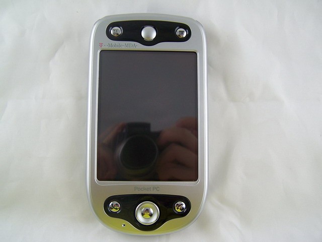  p>多普达696i是多普达出品的一款直板手机. /p>