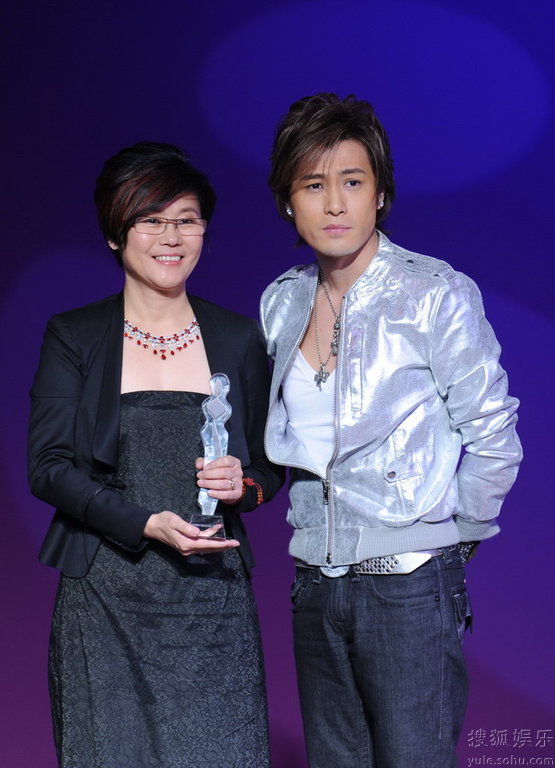  p>许绍洋,1976年10月17日生于中国 a target="_blank" href="/item