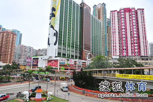  p data-id="gnwwnx4l8r">香港悦来酒店是全香港最大的酒店,和新香港