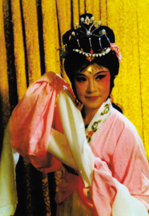  p>金采风(1929年11月-2022年1月10日),原名金翠凤,女,出生于上海