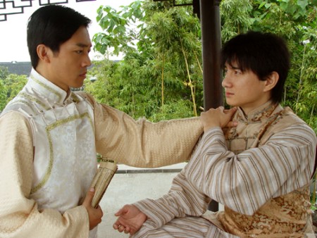  p>《风满楼》是2004年出品的民国剧情电视剧,该剧由 a target="