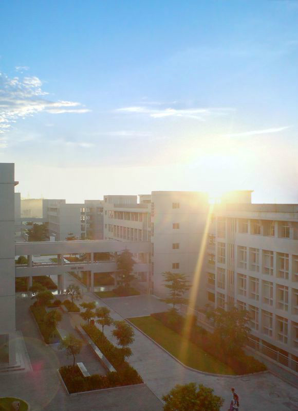 揭东县第二中学