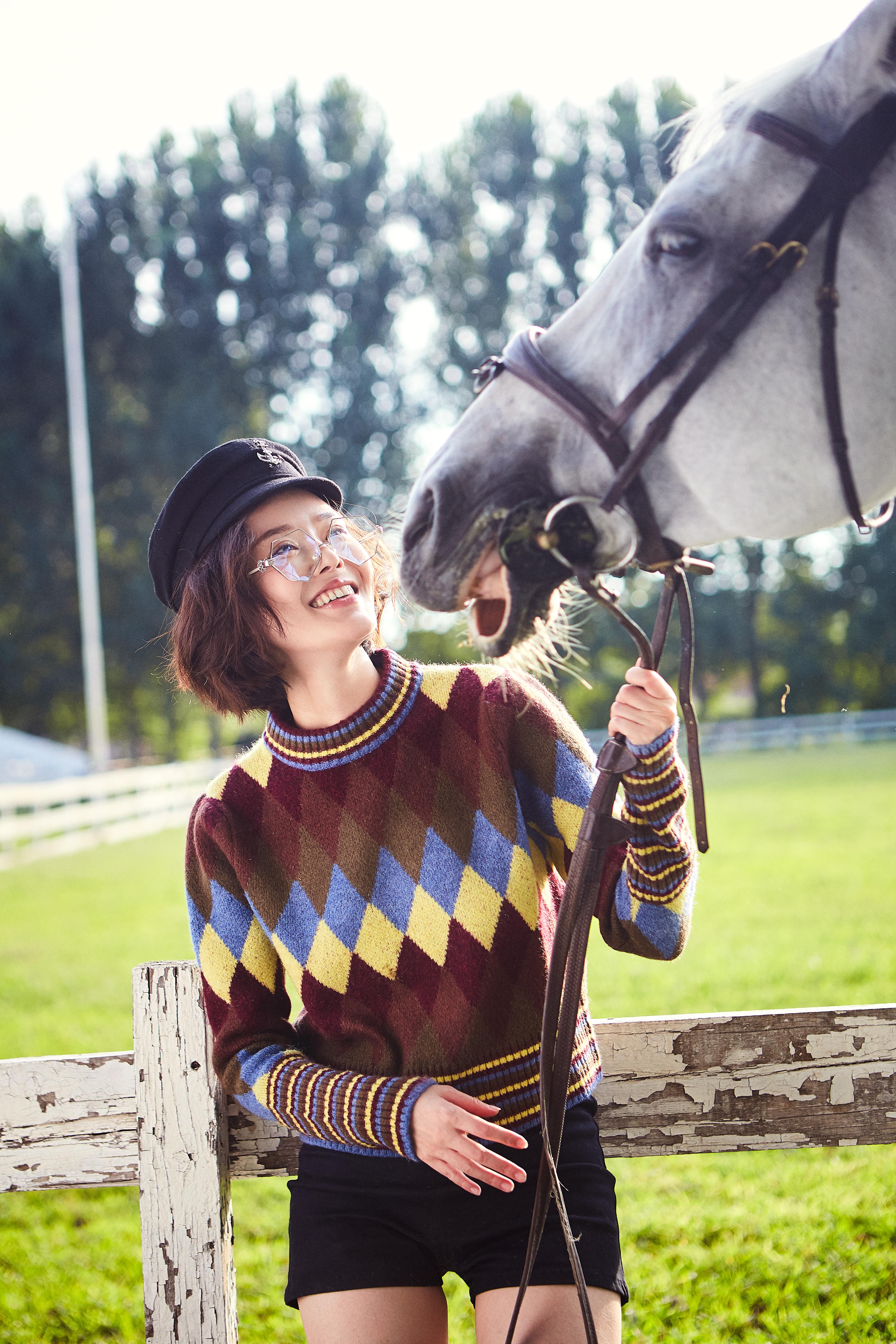 data-id="gnvhy3euj9">刘海蓝,2月10日出生于山东省,中国内地女演员