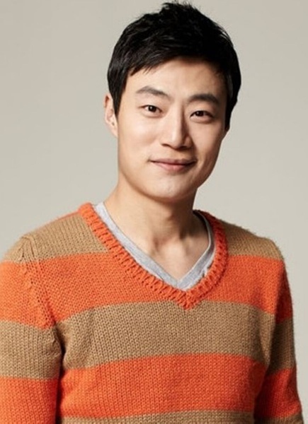 id="gnwvy5fz14">李熙俊(         ),男,1979年6月29日出生于韩国 aa