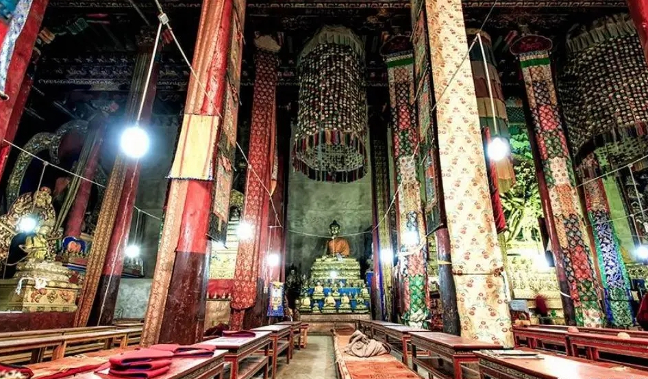 杰玛大殿,即类乌齐寺大殿,又称类乌齐寺,格培拉康,位于西藏自治区昌都