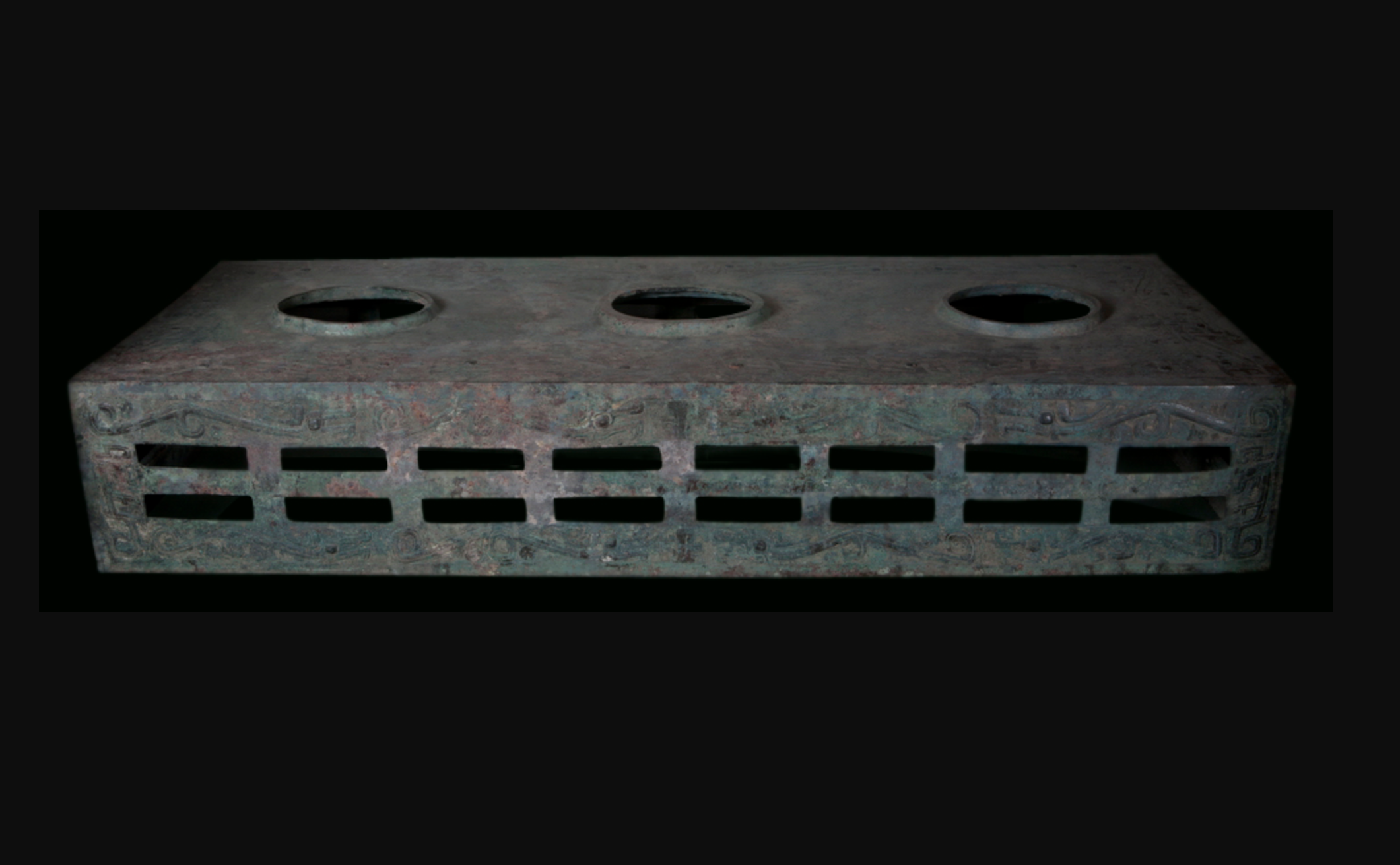  p>西周夔纹禁是西周时期的青铜器,现收藏于天津博物馆. /p>