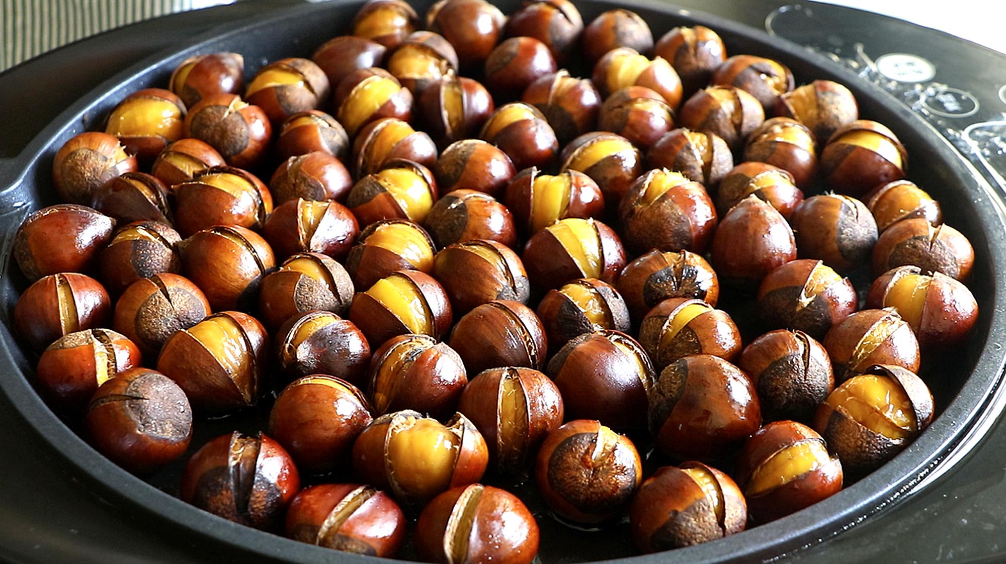  p>电饼铛烤栗子,主要食材怀柔油栗. /p>