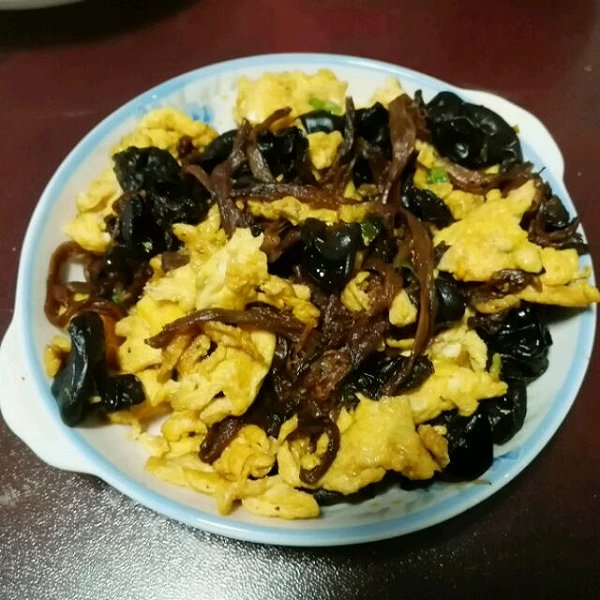  p>黄花菜木耳炒鸡蛋是一道以 a href="#" data-lemmaid="860382">