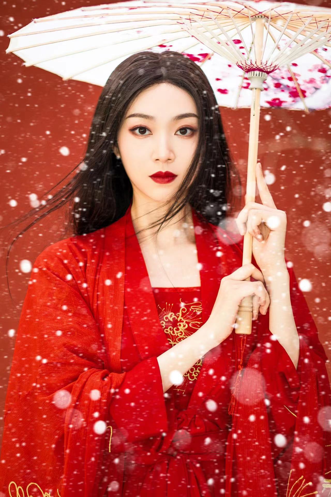  p>王诗琪,女,中国内地舞蹈演员,中国歌剧舞剧院舞剧团女演员.