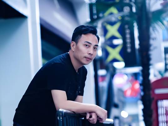 王闻（中国内地男歌手）_百度百科
