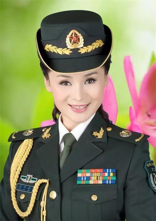  p data-id="gnwnvb0hqi">张华敏,陕西西安人,著名女高音歌唱家, span