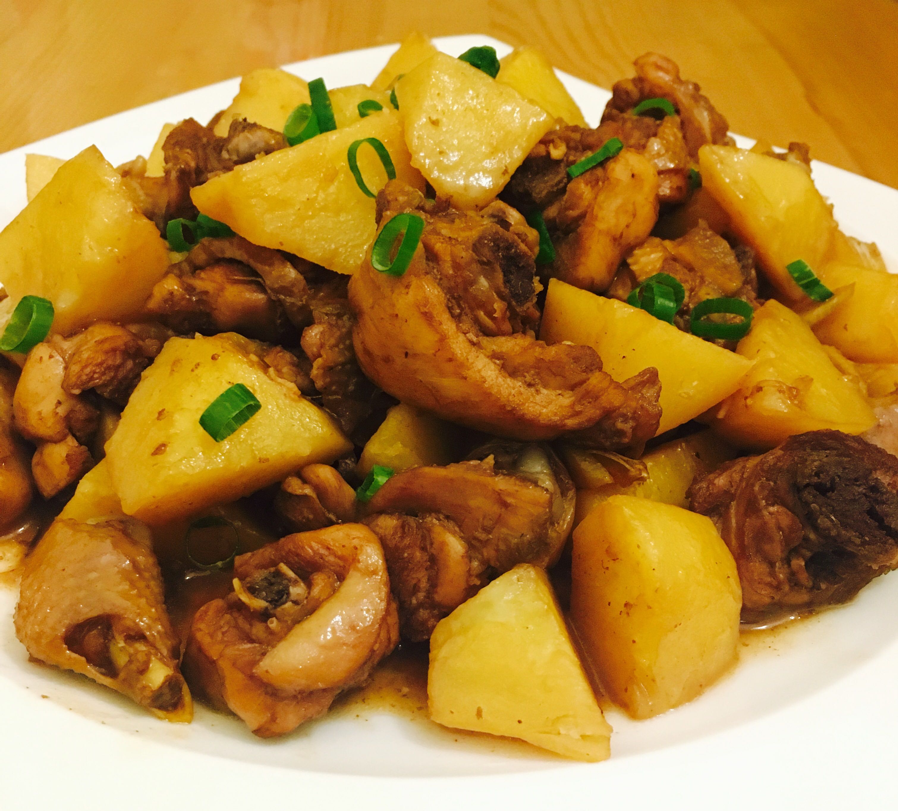 黄花菜土豆炖鸡块