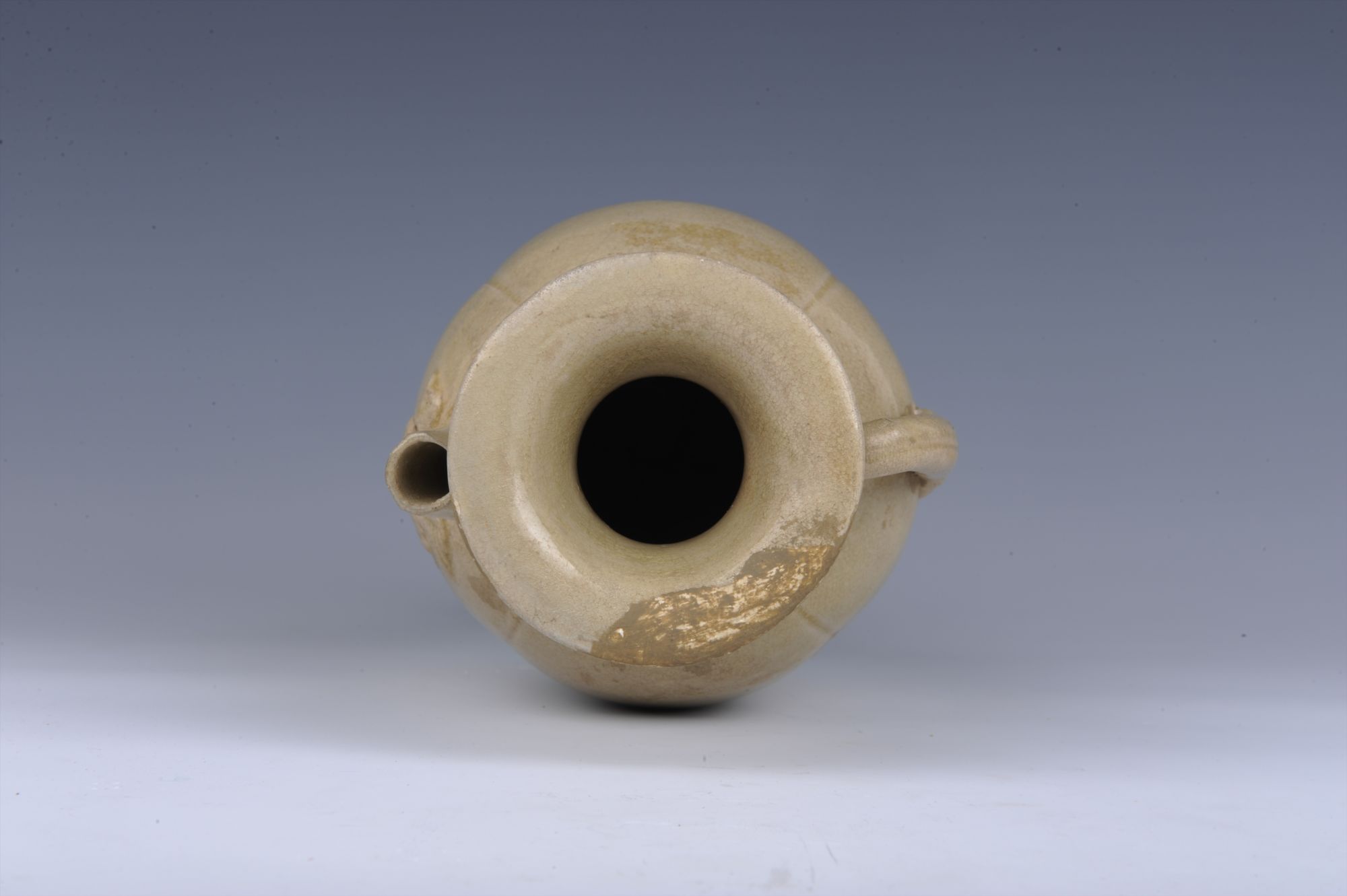 唐代长沙窑青釉瓜棱瓷执壶