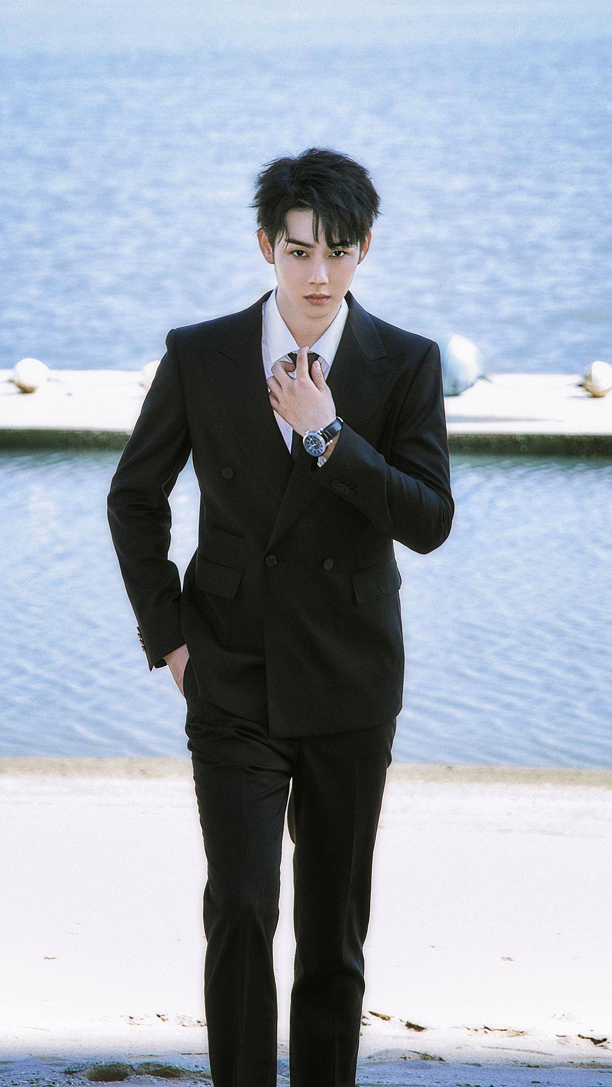  p data-id="gnbi93bntw">于非凡,原名于了一,1996年10月7日出生于 a