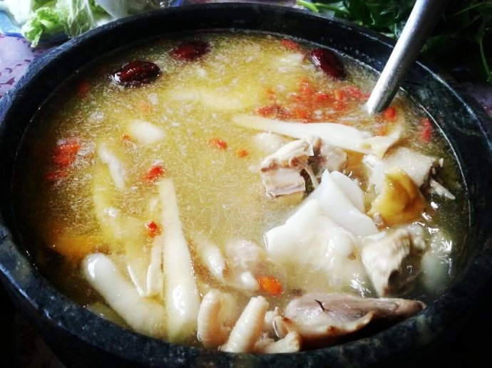 鲁朗石锅鸡