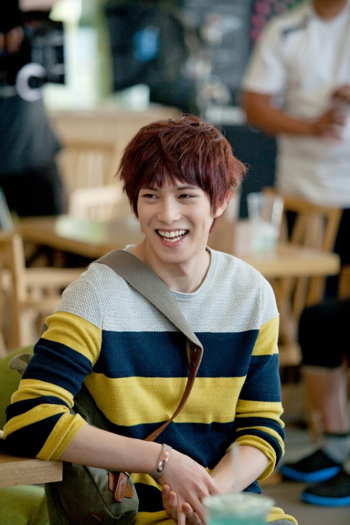  p>李宗泫,1990年5月15日出生于韩国釜山,歌手,音乐制作人,演员,原