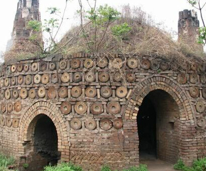  p>段店窑址位于河南省鲁山县城北12公里梁洼镇段店村东北.