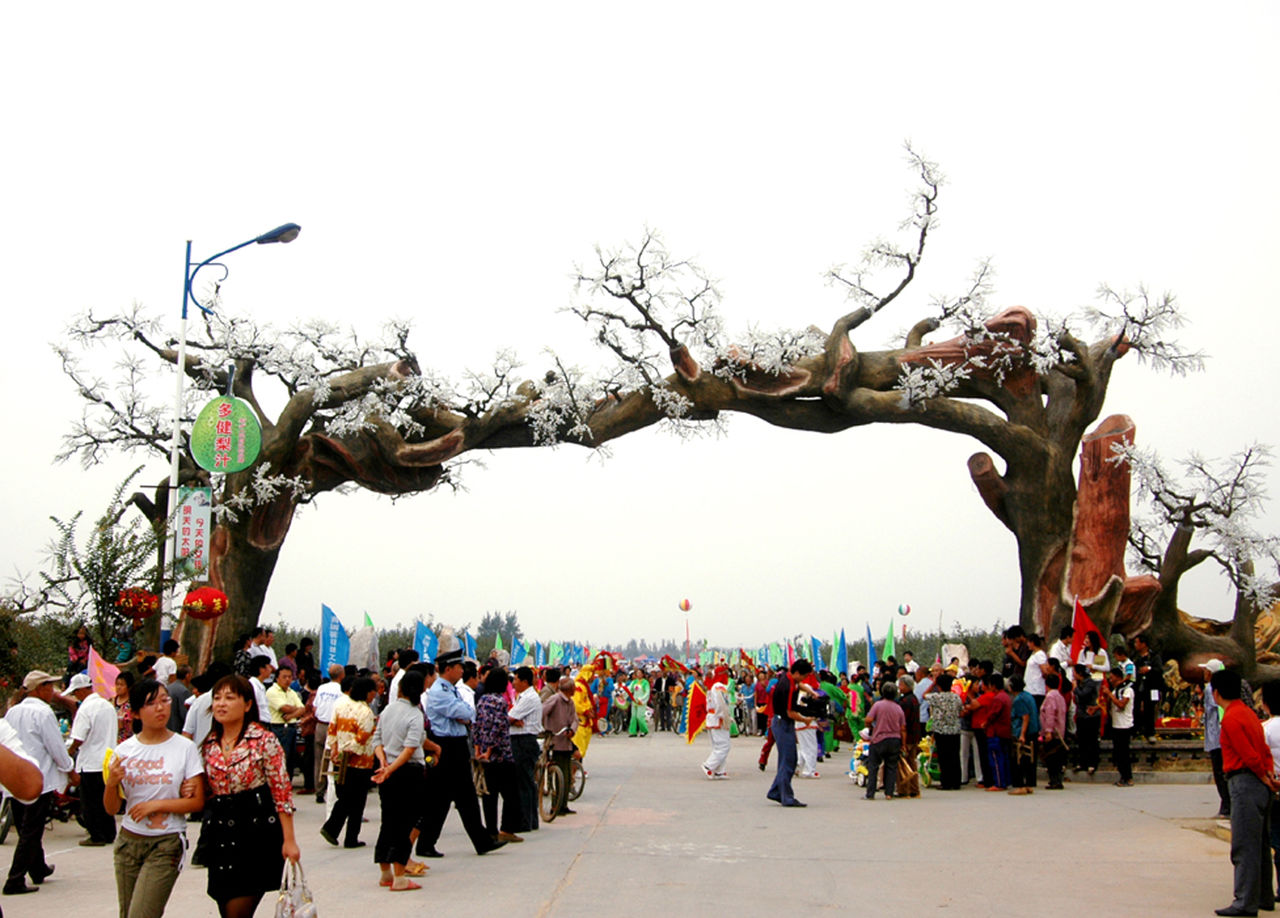  p>梨乡风情旅游区位于市区照旺庄镇,是莱阳梨的原产地,也是每年梨花
