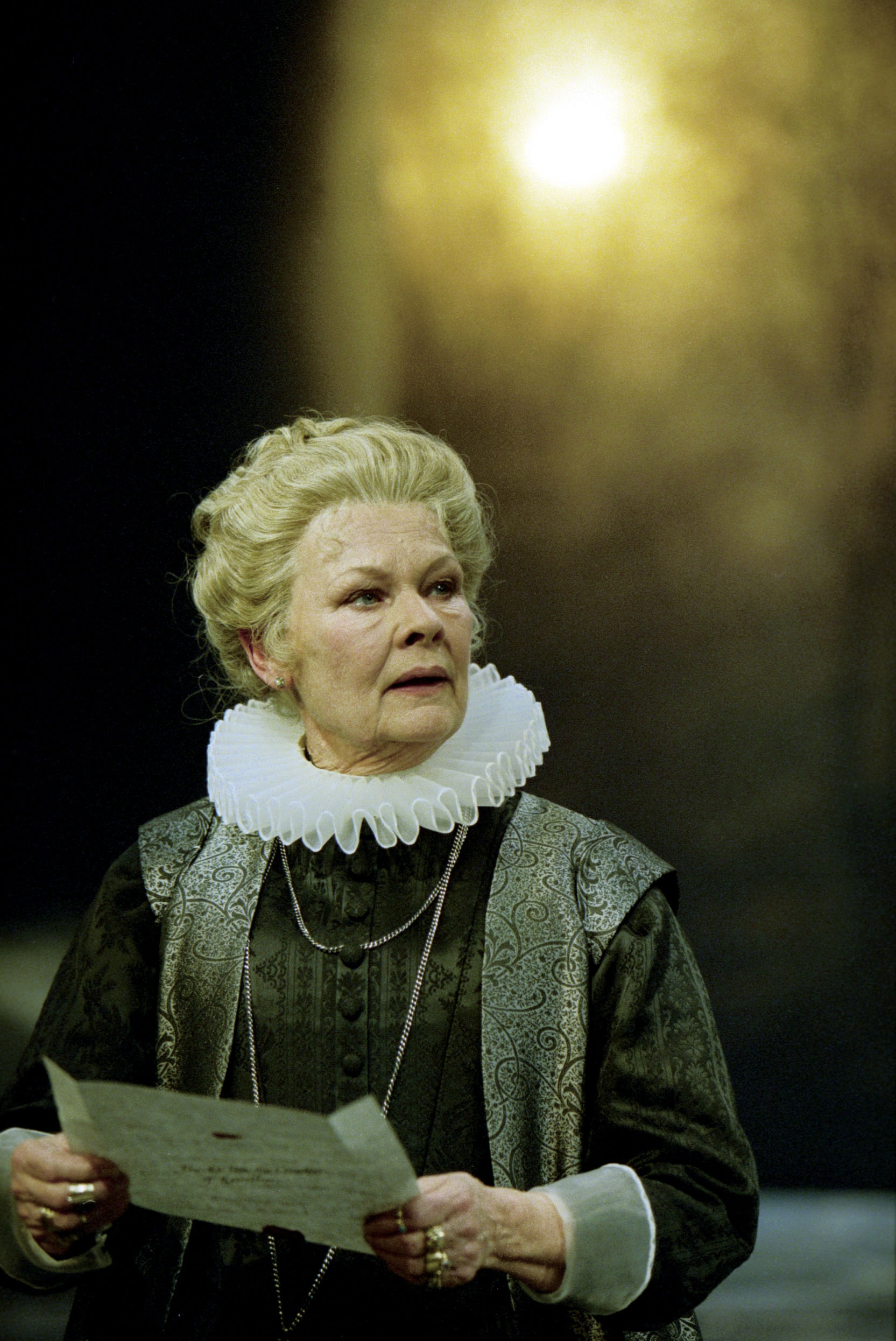  p>朱迪·丹奇 i>(judi dench) /i>,1934年12月9日生于 a target="