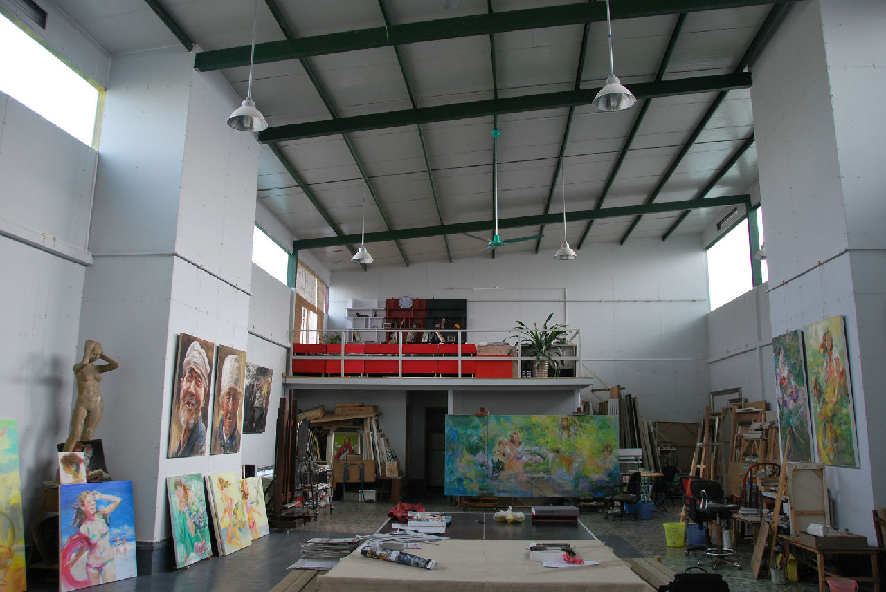  p>小洲艺术区地处广州珠江边,利用广州南沙快速路高架桥桥底空间建设