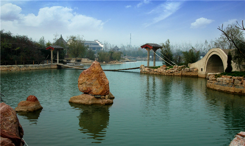 卧龙泉度假生态园