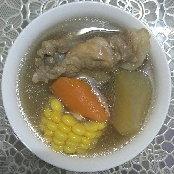 青红萝卜煲猪骨