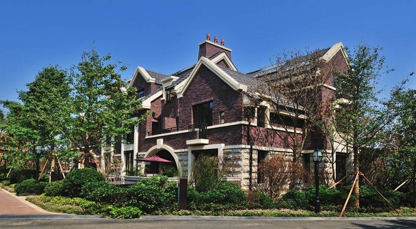 是英伦风格上海老洋房式的别墅