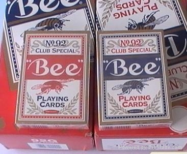 0ja0u">蜜蜂牌是世界赌场中专用的牌,也是专业赌博不可缺少的扑克牌