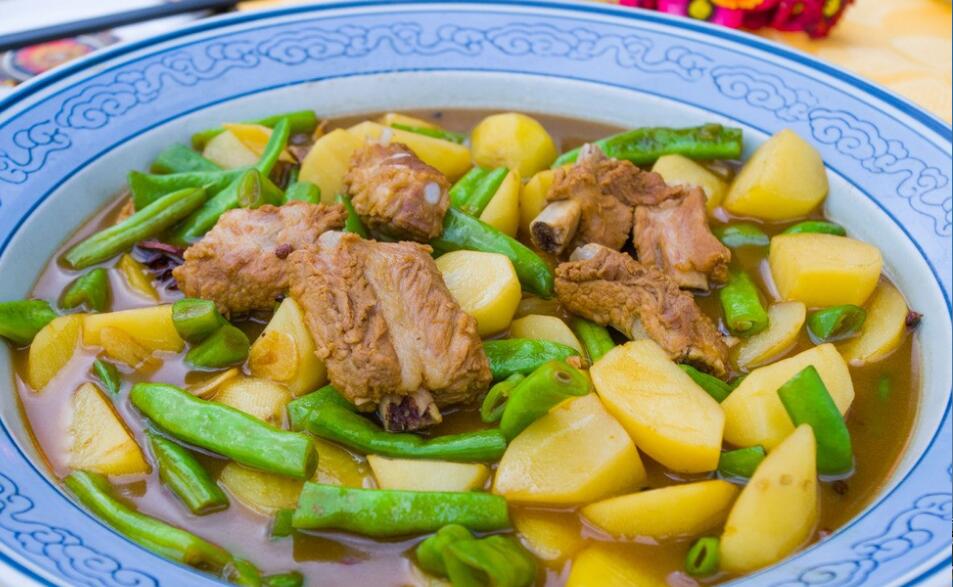 土豆芸豆炖排骨