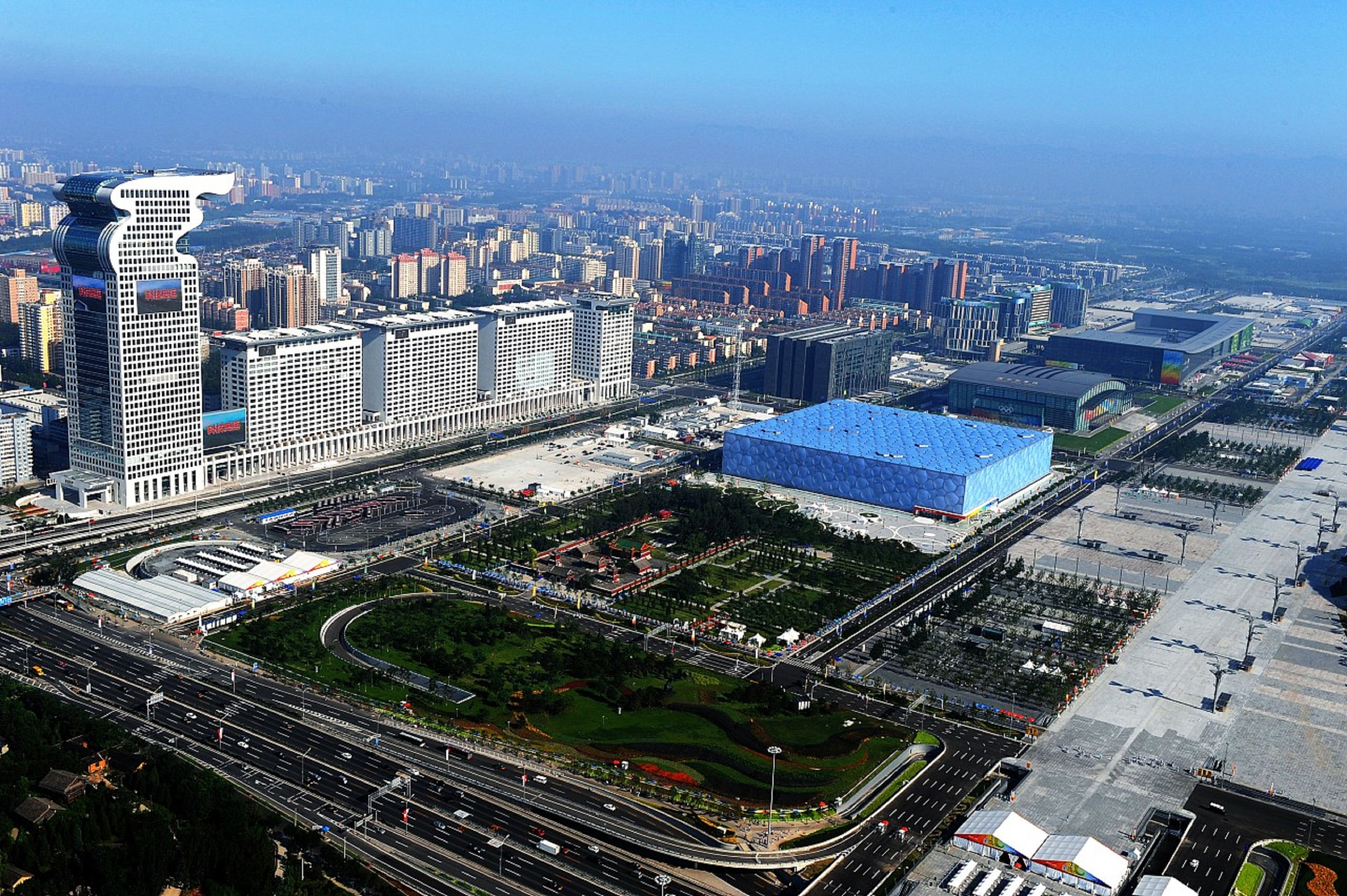  p>国家游泳中心(national swimming center),又名"水立方","冰立方"