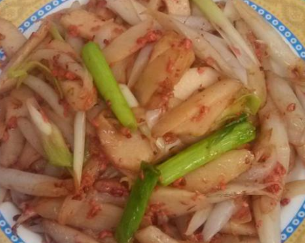  p data-id="gn6qnfsspw">酒糟芋芽是一道菜品,主要制作材料有芋芽500