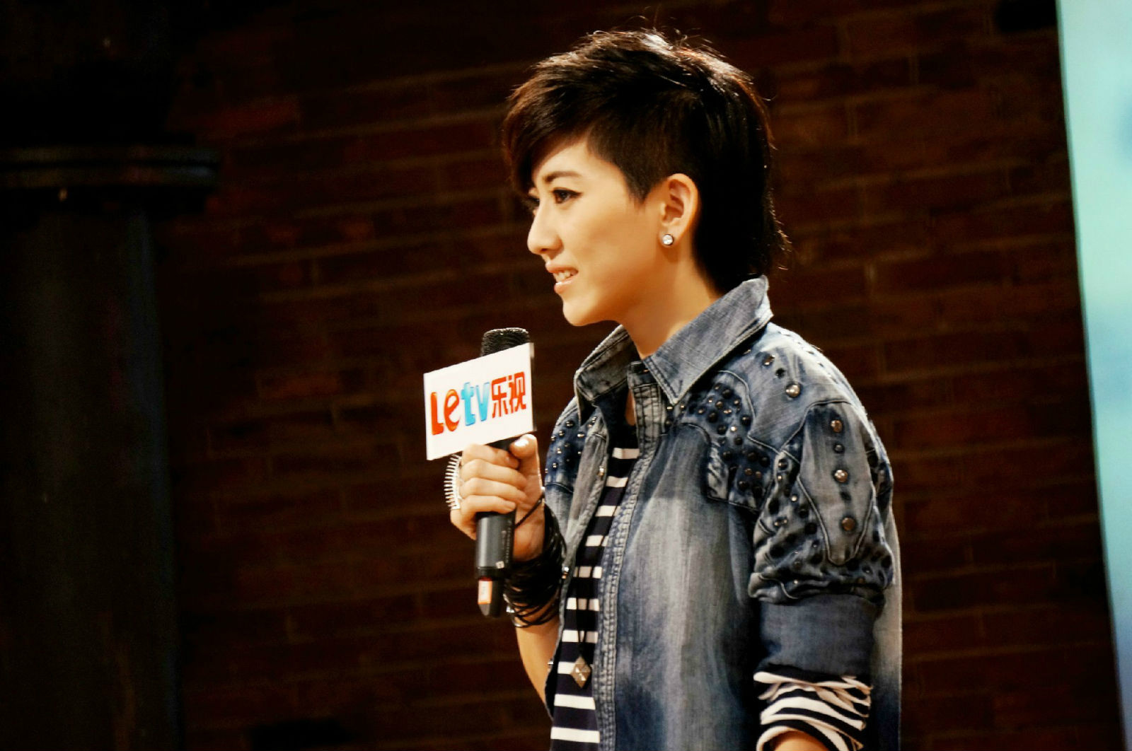 2011年快乐女声全国季军刘忻