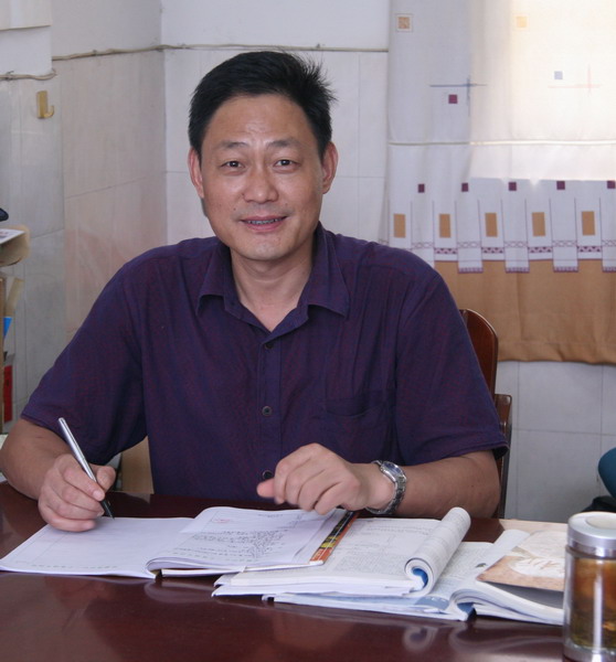  p>男,汉族,1960年8月出生,庐江县白山镇人,中共党员,曾获得县级" a