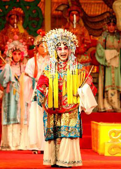  p>《乾坤带》一剧取材于唐代故事,是评剧表演艺术家新凤霞的代表作.