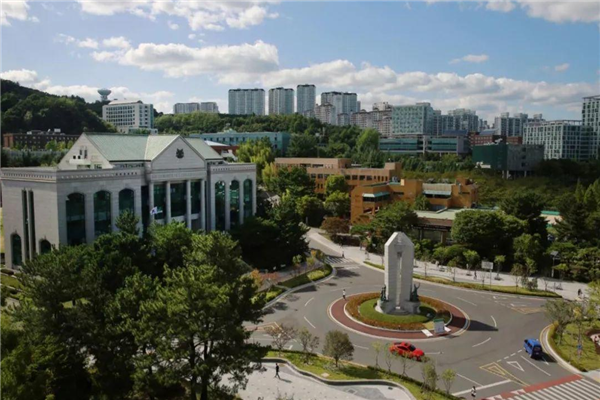  p>蔚山大学(               ,university of ulsan)是韩国最著名高等