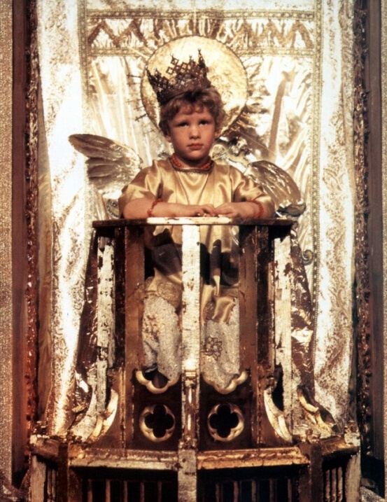 a>韦执导, a href="#" data-lemmaid="10077039">朱莉娅·奥蒙德 /a>