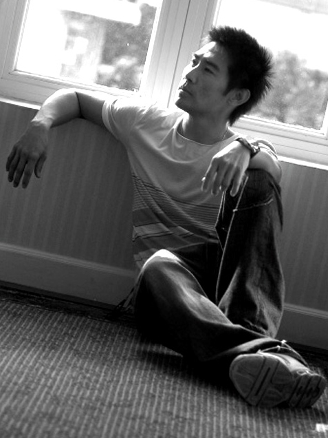  p>陈之财,祖籍福建,是新加坡著名艺员. /p>