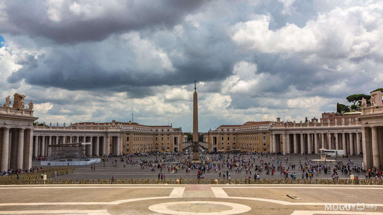  p>圣彼得广场(piazza san pietro)这个集中各个时代的精华的 a