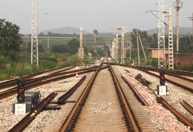 p>邯长铁路为河北省邯郸市至山西省长治市的铁路,东起京广线北京铁路